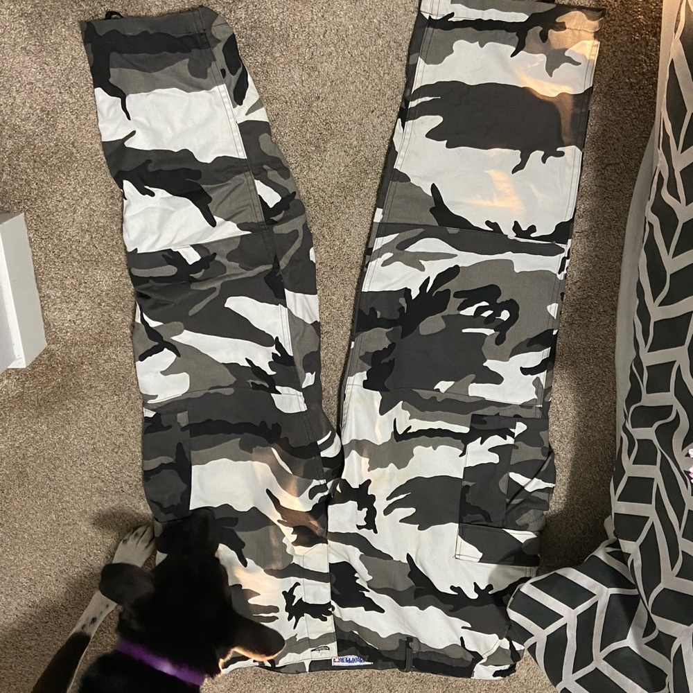 Men’s xxl black and white army pants